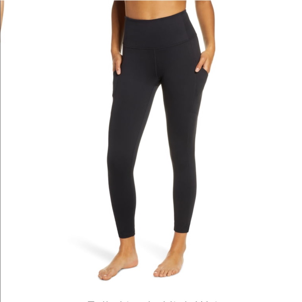 ZELLA live in high waist 7/8 with pocket. MEDIUM